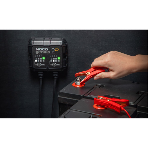 Genius&reg; 2X2 2-Bank, 4-Amp Battery Charger Canadian Safety Group Inc.