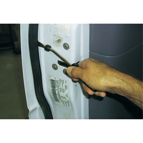 Extracteur d'attaches en plastique Canadian Safety Group Inc.