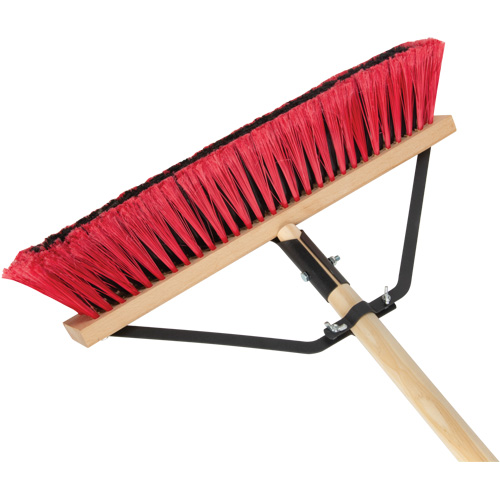 Balai-brosse &agrave; manche renforc&eacute;, 18", Moyen, Soies PVC Canadian Safety Group Inc.