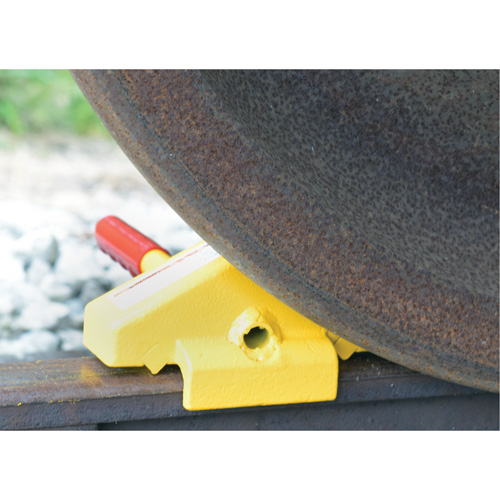 Single Rail Chock Canadian Safety Group Inc.