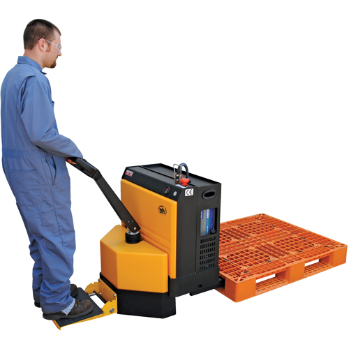 Transpalette &eacute;lectrique motoris&eacute; a/plateforme &agrave; conducteur debout, Capacit&eacute; 4500 lb, 48" lo x 30,25" la Canadian Safety Group Inc.