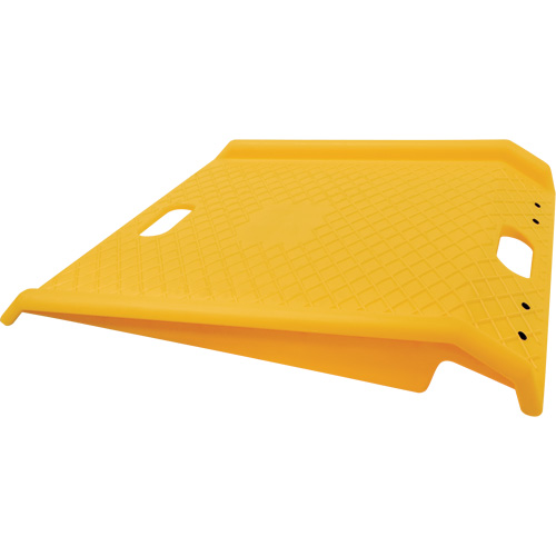 Rampe de trottoir portable en poly pour diable, Capacit&eacute; de 1000 lb, 27" la x 27" lo Canadian Safety Group Inc.