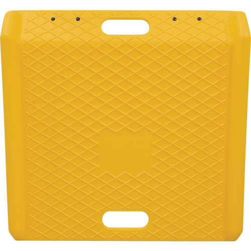 Rampe de trottoir portable en poly pour diable, Capacit&eacute; de 1000 lb, 27" la x 27" lo Canadian Safety Group Inc.