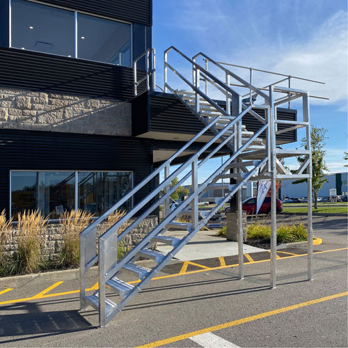 Escalier Smartstairs t&eacute;lescopique &agrave; 3-5 marches en aluminium Canadian Safety Group Inc.