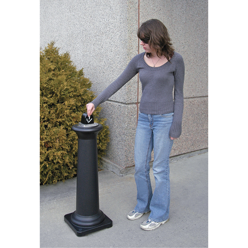 Cendriers Groundskeeper Tuscan, Sur pied, M&eacute;tal, Capacit&eacute; 1 gal. US, Hauteur 38-1/2" Canadian Safety Group Inc.