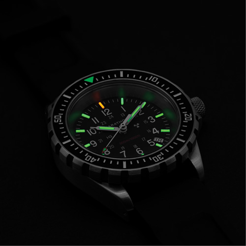 Grande montre automatique de plong&eacute;e, Num&eacute;rique, &agrave; piles, 41 mm, Noir Canadian Safety Group Inc.