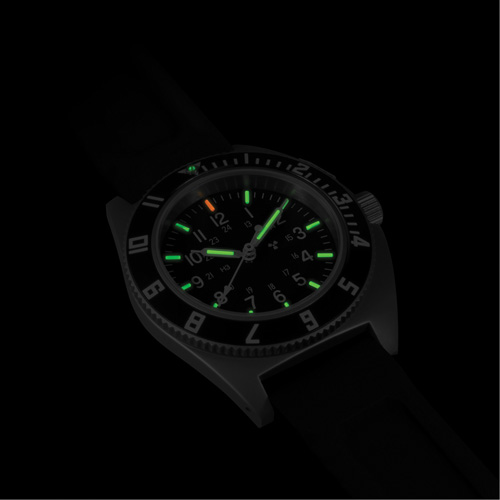 Montre Steel Navigator sur ensemble bracelet en caoutchouc noir de trois morceaux, Num&eacute;rique, &agrave; piles, 41 mm, Noir Canadian Safety Group Inc.