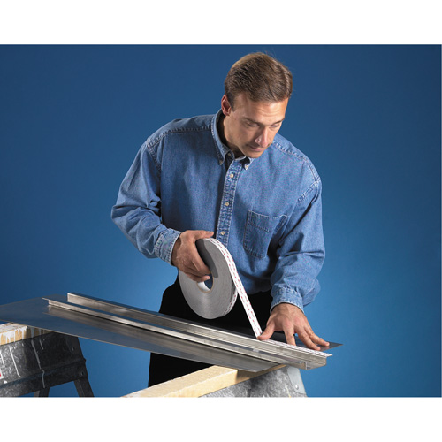 3939 Duct Tape, 9 mils, Silver, 48 mm (2") x 55 m (180') Canadian Safety Group Inc.