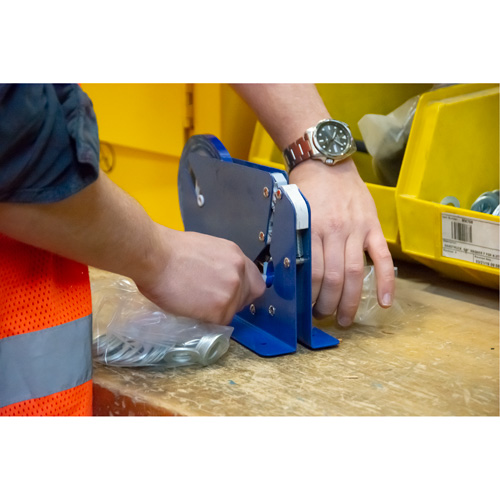 Machines robustes pour fermer les sacs Canadian Safety Group Inc.