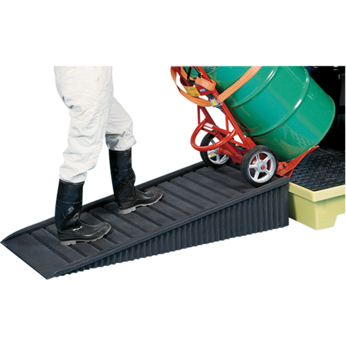 Rampe nervur&eacute;e Poly-Ramp Canadian Safety Group Inc.