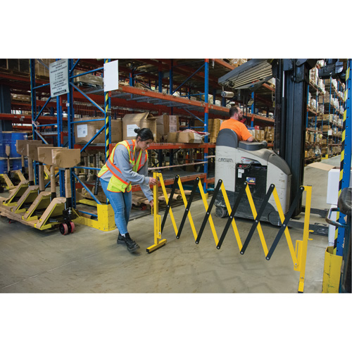 Barri&egrave;re extensible, 37" h x 11' lo, Noir/Jaune Canadian Safety Group Inc.