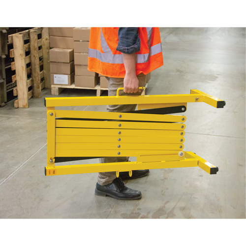 Barri&egrave;re extensible, 37" h x 11' lo, Noir/Jaune Canadian Safety Group Inc.