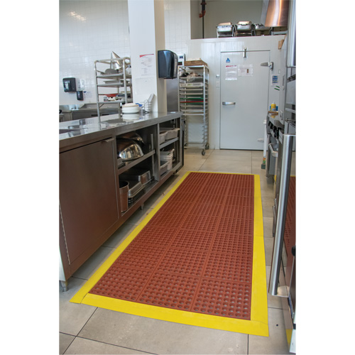 Tapis modulaire antifatigue, Nid d'abeilles, 3' x 3' x 1/2", Brun, Nitrile/Caoutchouc Canadian Safety Group Inc.