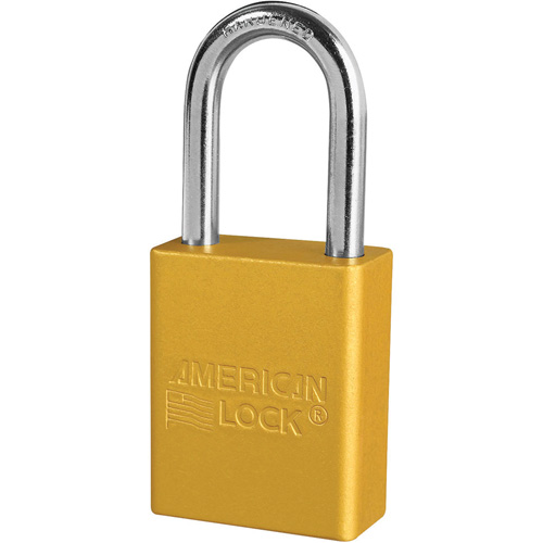 Cadenas de s&eacute;curit&eacute; American Lock, Jaune, Cl&eacute;s identiques, Aluminium, Largeur de 1-1/2" Canadian Safety Group Inc.