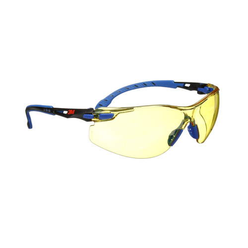 Lunettes de s&eacute;curit&eacute; Solus avec lentilles Scotchgard, Lentille Ambr&eacute;e, Antibu&eacute;e, R&eacute;pond ou surpasse la norme CSA Z94.3 Canadian Safety Group Inc.