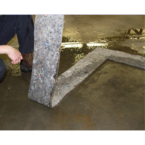 Spilltration Husky Strips, Oil Only, 64" x 8", 4 gal. Absorbancy Canadian Safety Group Inc.