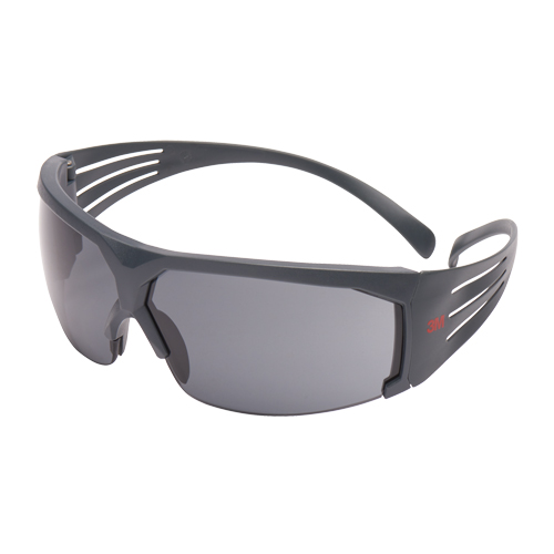Lunettes de s&eacute;curit&eacute; s&eacute;rie 600 SecureFit, Lentille Gris, Antibu&eacute;e, ANSI Z87+/R&eacute;pond ou surpasse la norme CSA Z94.3 Canadian Safety Group Inc.
