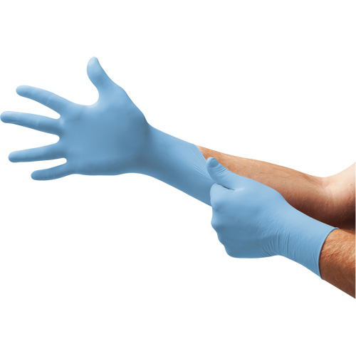 Gants d'examen XC-310 Xceed, Petit, Nitrile, 4,3 mils, Sans poudre, Bleu, Classe 2 Canadian Safety Group Inc.