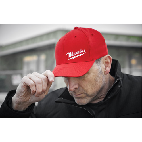 Casquette ajust&eacute;e Flexfit, Rouge, Poly-coton Canadian Safety Group Inc.
