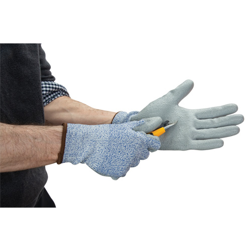Gants &eacute;lastiques &eacute;cologiques r&eacute;sistants &agrave; la coupe, Taille 7, Calibre 13, Rev&ecirc;tement Polyur&eacute;thane, Enveloppe en PEHP/rPET, ASTM ANSI niveau A2 Canadian Safety Group Inc.