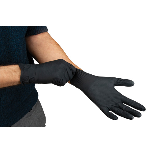 Gants d'examen de poids lourd &agrave; prise tactile, T-Grand, Nitrile, 8 mils, Sans poudre, Noir, Classe 2 Canadian Safety Group Inc.