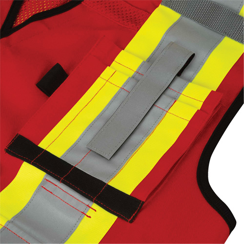 6678 Veste d'arpenteur antimicrobienne haute visibilit&eacute; avec dos en maille, Rouge, Petit, Polyester Canadian Safety Group Inc.
