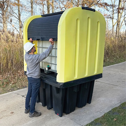 Palette anti-d&eacute;versement jaune &agrave; couvercle rigide roulant, 65" lo x 65" la x 101" h, Capacit&eacute; de charge 5000 lb Canadian Safety Group Inc.