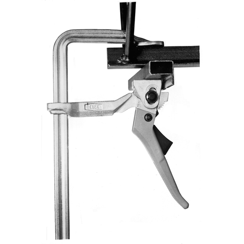 Serre-joints &agrave; levier (s&eacute;rie LC), 8" (203,2 mm), Force de serrage 660 lb Canadian Safety Group Inc.