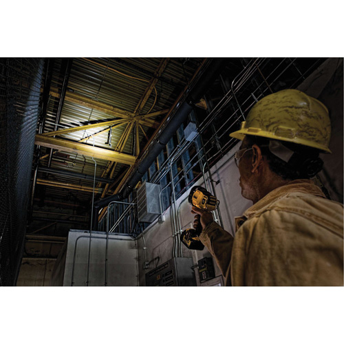 Max Cordless Jobsite Spotlight, LED, 1000 Lumens, Rechargeable Batteries Canadian Safety Group Inc.