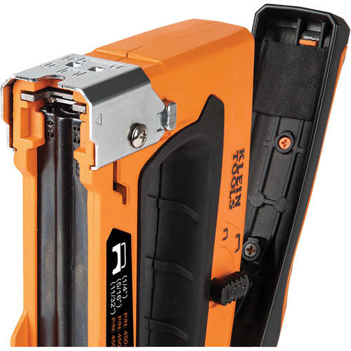 Agrafeuse pour c&acirc;blage libre, Agrafes 5/16"/1/4"/11/32" Canadian Safety Group Inc.