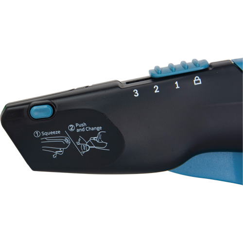 Couteau de s&eacute;curit&eacute; r&eacute;tractable , Acier inoxydable, Robuste, Prise en Plastique/Aluminium Canadian Safety Group Inc.