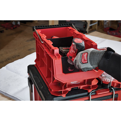 Bac compact PACKOUT, 15-1/2" x 9-1/2" x 8-3/4", Noir/Rouge Canadian Safety Group Inc.