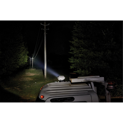Projecteur orientable polyvalent &agrave; t&eacute;l&eacute;commande, DEL, 4250 lumens Canadian Safety Group Inc.