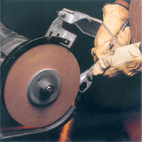 Meules d'abrasion & de polissage Scotch-brite, 6" dia. x 1" la, Arbre 1", Oxyde d'aluminium Canadian Safety Group Inc.