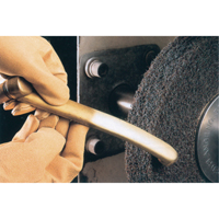 Meules de finition Scotch-Brite, 6" x 1", Arbre de 1" Canadian Safety Group Inc.