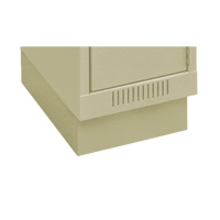 Base en retrait pour casiers &eacute;conomiques Clean Line, 4 Blocs, 4" lo x 48" la x 18" p, Beige, Acier Canadian Safety Group Inc.