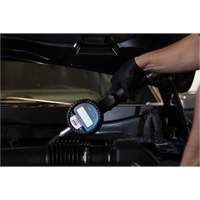 D&eacute;bitm&egrave;tre &eacute;lectronique de lubrifiant avec rallonge flexible &agrave; 90° Canadian Safety Group Inc.