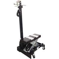 Cric de service de plancher &agrave; profil bas, 12 tonne(s) Capacit&eacute;, 7-1/2" Abaiss&eacute;e, 15" &eacute;lev&eacute;e, Air comprim&eacute;/hydraulique Canadian Safety Group Inc.