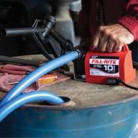 Pompe de transfert de carburant 12 V CC avec pistolet Canadian Safety Group Inc.
