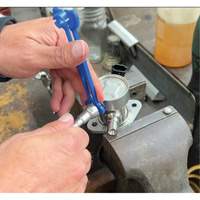 Outil de d&eacute;connexion de conduite de carburant &agrave; profil bas de 5/16 po et 3/8 po pour Ford Canadian Safety Group Inc.