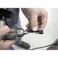 Gabarit de perçage de collecteur pour GM 4,8 L; 5,3 L et 6 L Canadian Safety Group Inc.