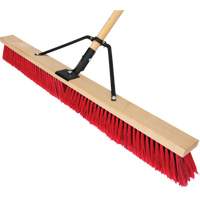 Balai-brosse &agrave; manche renforc&eacute;, 36", Moyen, Soies PVC Canadian Safety Group Inc.