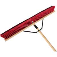 Balai-brosse &agrave; manche renforc&eacute;, 36", Moyen, Soies PVC Canadian Safety Group Inc.