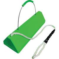 Cale de roue pour avion Checkers Safety SafeRay avec poign&eacute;e &agrave; c&acirc;ble avec cordage en boucle, Ur&eacute;thane, Vert fluorescent, 24" la x 8" p x 6" h Canadian Safety Group Inc.