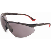 Lunettes de s&eacute;curit&eacute; Uvex Genesis avec lentilles HydroShield, Lentille Grise/fum&eacute;e, Antibu&eacute;e, R&eacute;pond ou surpasse la norme CSA Z94.3 Canadian Safety Group Inc.
