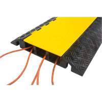 Protecteur de c&acirc;bles en polyur&eacute;thane, 3 canaux, 35,43" lo x 19,69" la x 3" h Canadian Safety Group Inc.