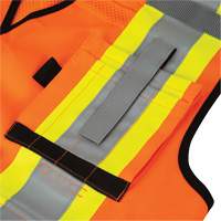 6680 Veste d'arpenteur antimicrobienne haute visibilit&eacute; avec dos en maille, Orange haute visibilit&eacute;, Petit, Polyester Canadian Safety Group Inc.