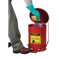 Contenants pour d&eacute;chets huileux, Homologu&eacute; FM/List&eacute; UL, 21 gal. US, Rouge Canadian Safety Group Inc.