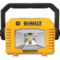 Lampe d'&eacute;clairage direct compact 12V/20V Max, DEL, 2000 Lumens Canadian Safety Group Inc.