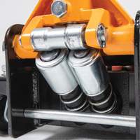 Cric &agrave; planchers pour usage intensif, 3 tonne(s) Capacit&eacute;, 5-1/4" Abaiss&eacute;e, 18-1/4" &eacute;lev&eacute;e, Hydraulique &agrave; main Canadian Safety Group Inc.